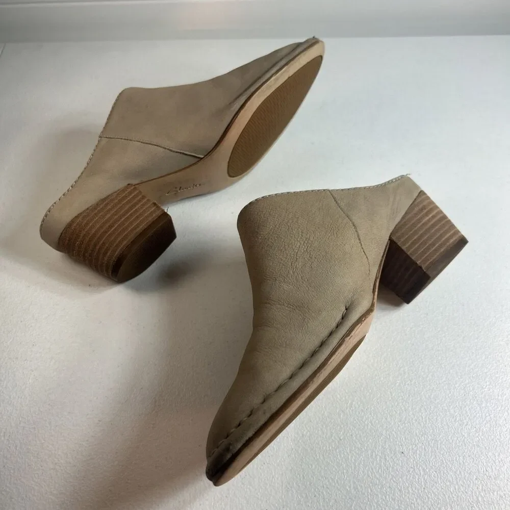 Clarks Women’s Leather Mule Size 7.5 Taupe Block Heel Smooth Nubuck